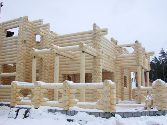 Стройка дома зимой