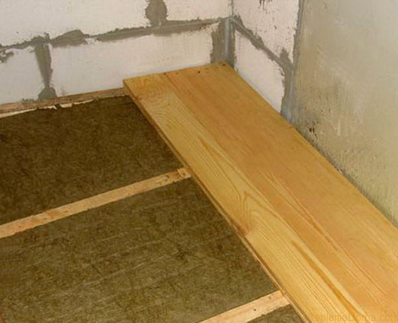 Минераловатная теплоизоляция для потолка дома - утепляем потолок минеральной ватой 2